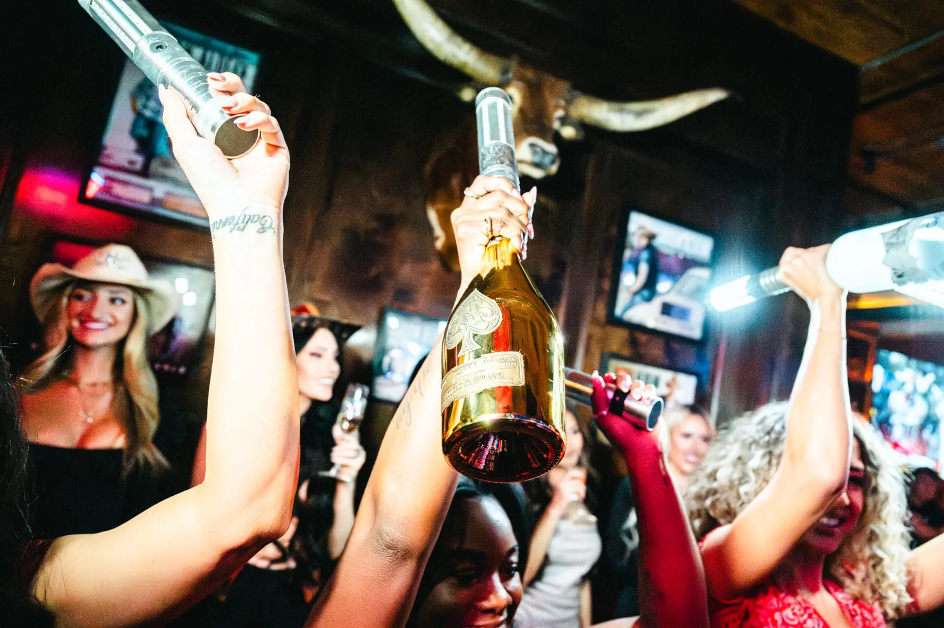 Table Service Jason 03